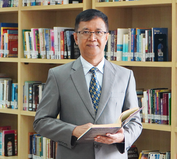 rektor-agus-hartadi