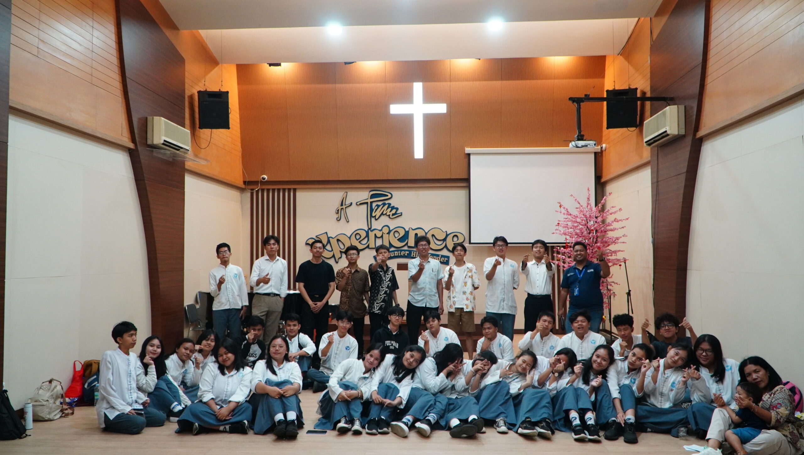 JIU Visits Schools in Bandung to Introduce Educational Programs • JIU