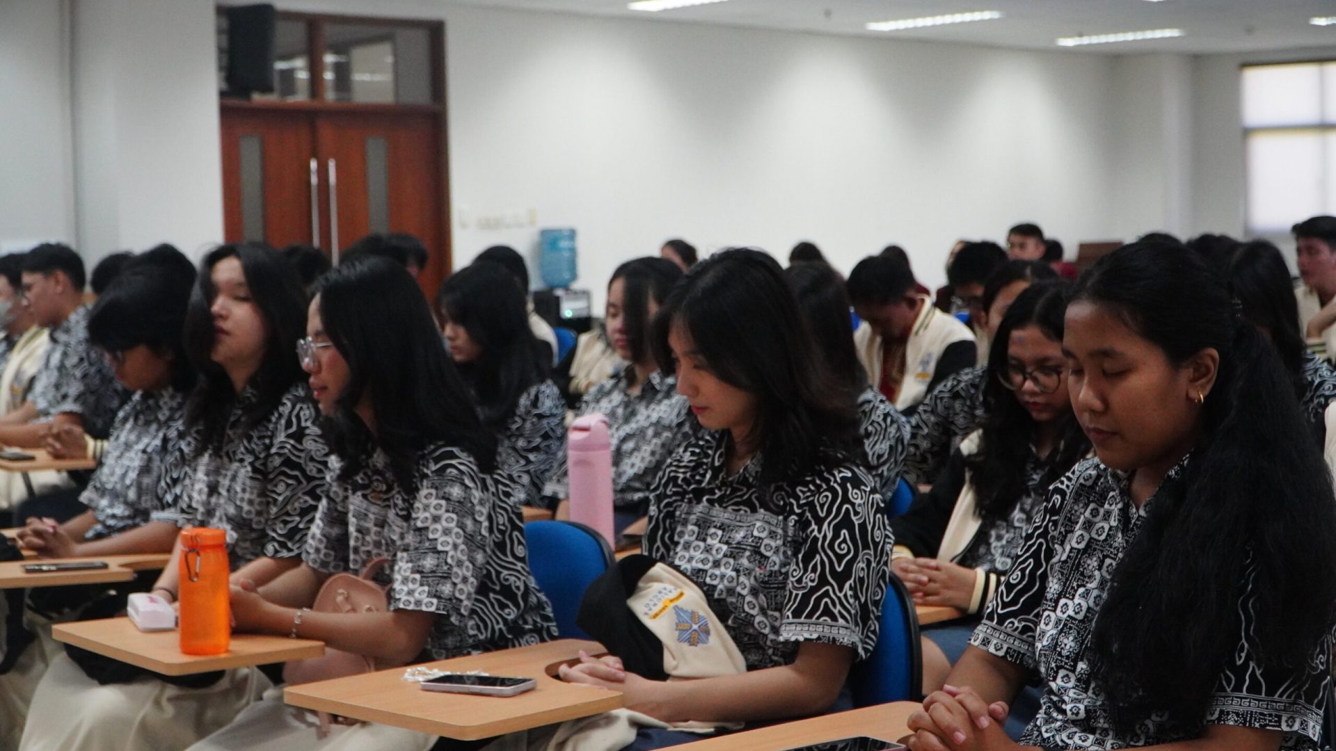 SMA Kristen Nasional Anglo