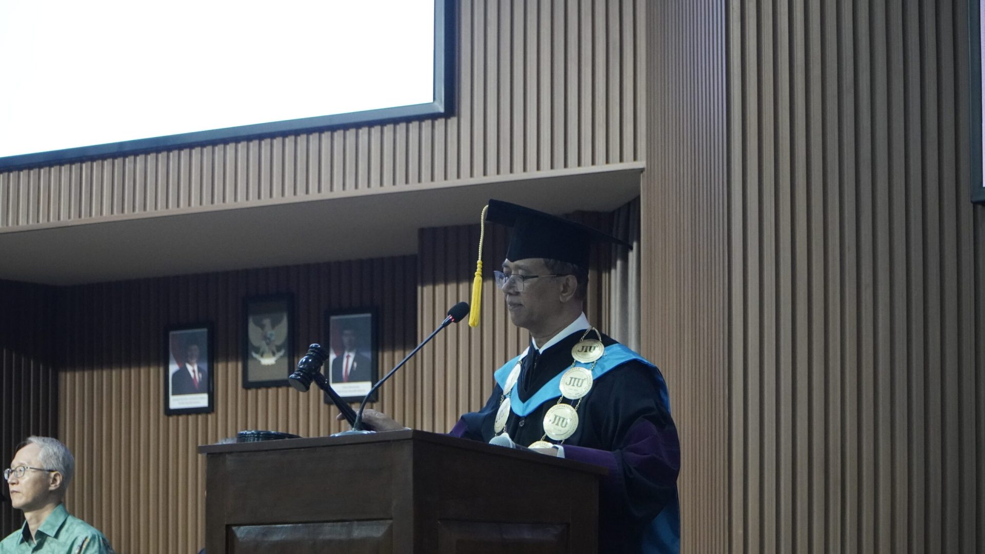 commencement-ceremony