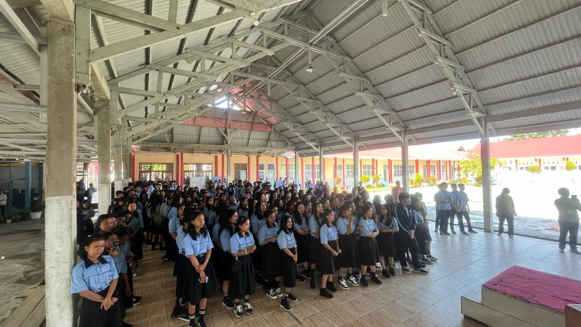 jiu-goes-to-sulawesi