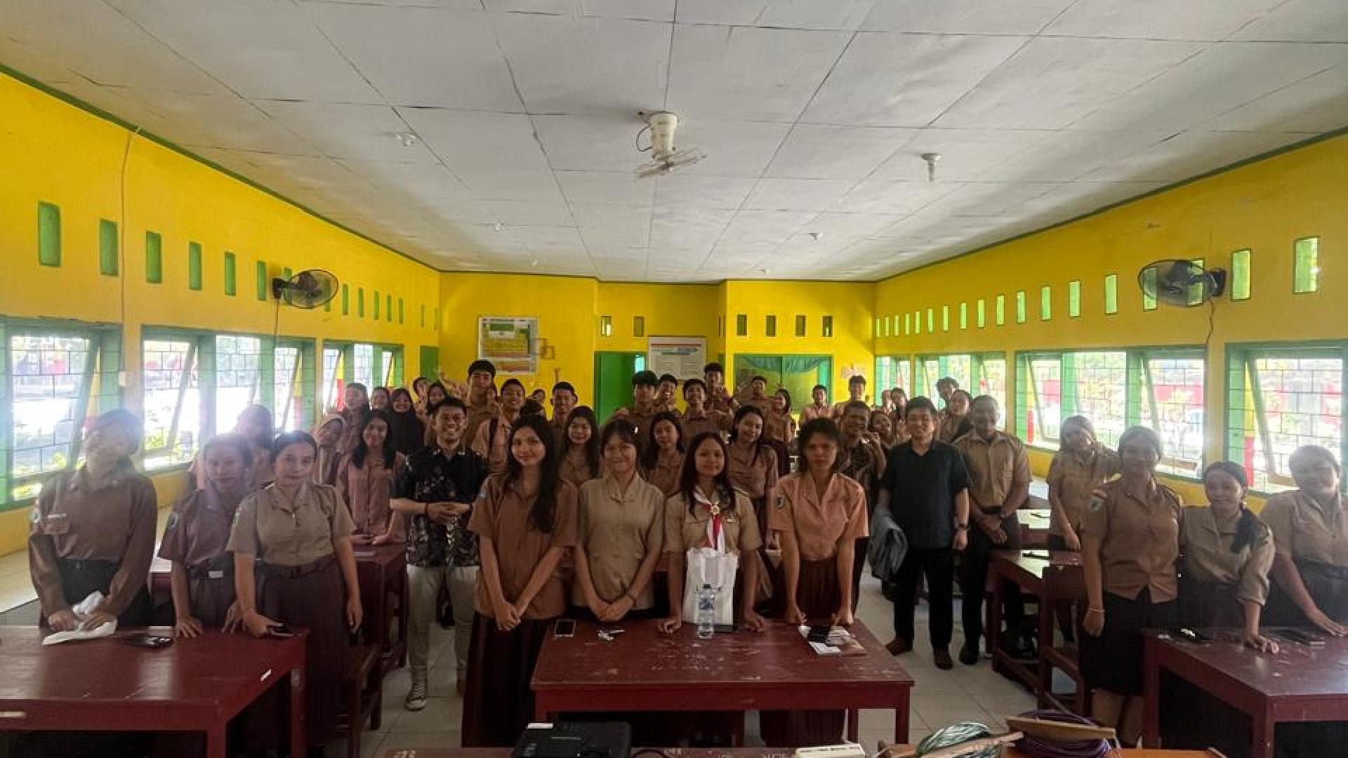 jiu-goes-to-sulawesi