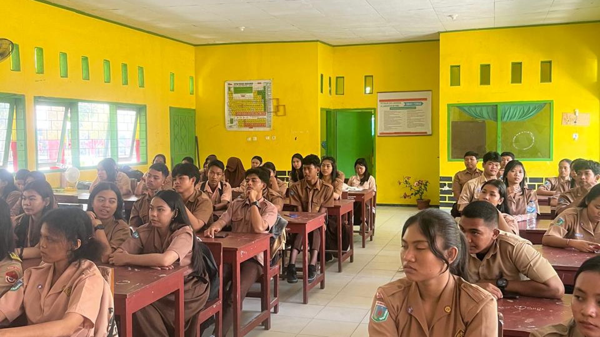 jiu-goes-to-sulawesi