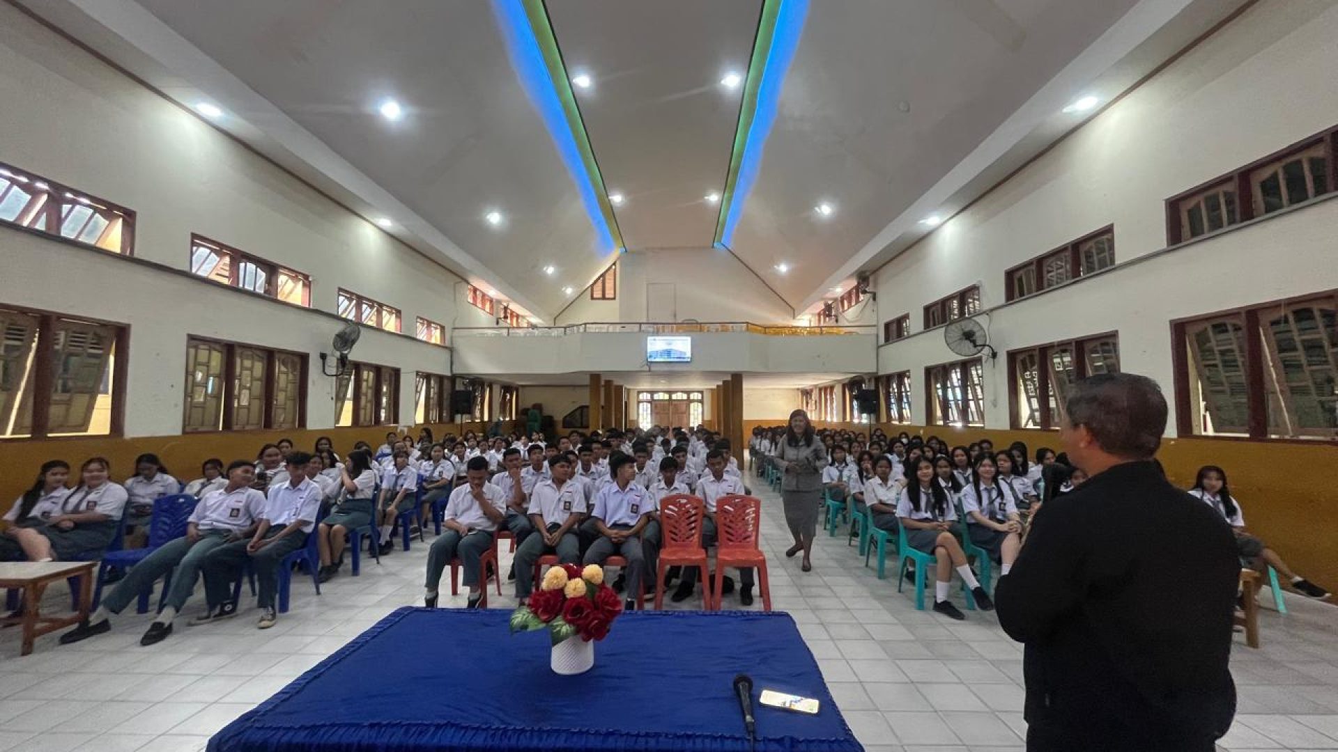 jiu-goes-to-sulawesi