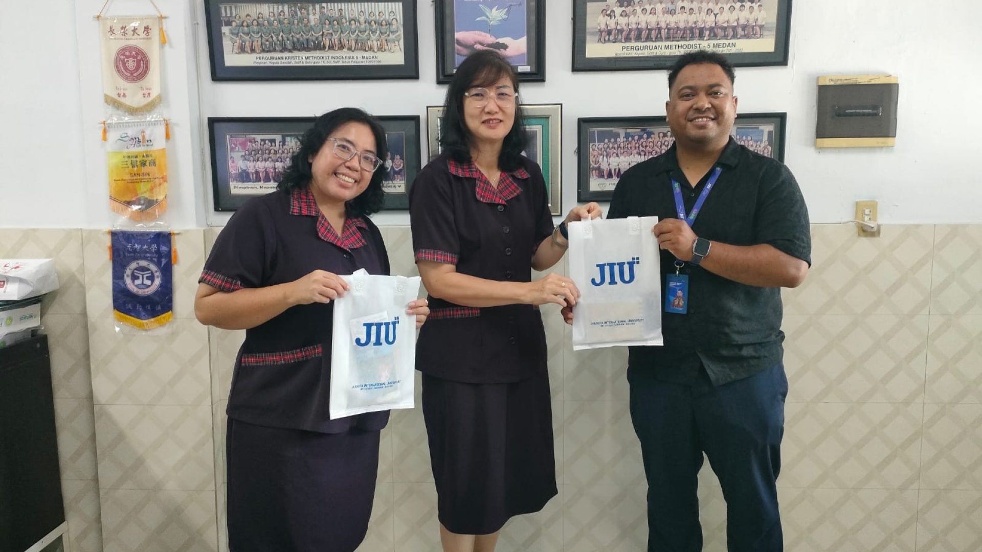 jiu-goes-to-medan-aceh